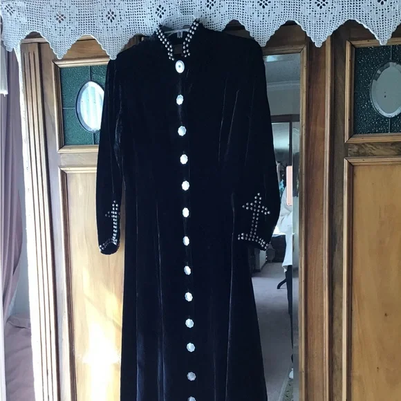 Double D Ranch Black Velvet Long Sleeve Dress - Picture 14 of 14